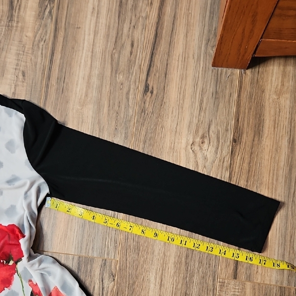 Travelers By Chicos Women’s Red Black Poppy Longsleeve Blouse Small - Picture 7 of 8